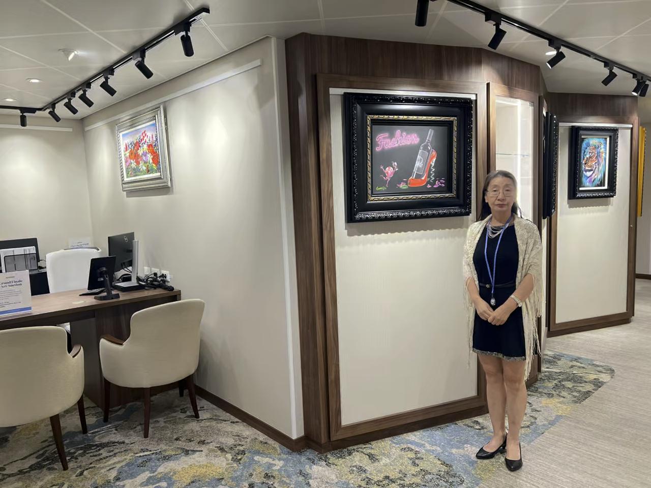 船上的画展免税店与餐饮